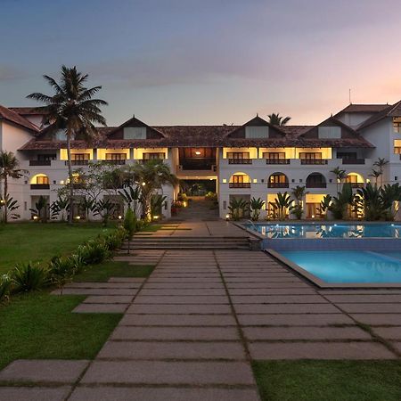 Estuary Sarovar Premiere Poovar Island Esterno foto