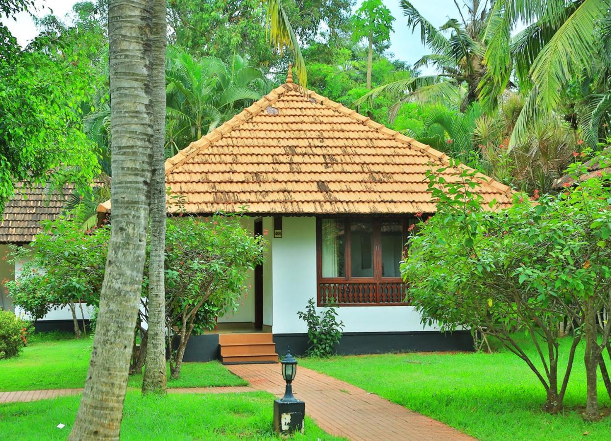 Estuary Sarovar Premiere Poovar Island Esterno foto