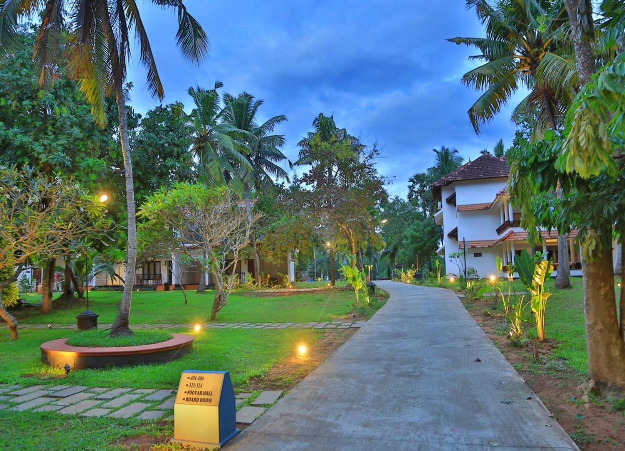 Estuary Sarovar Premiere Poovar Island Esterno foto
