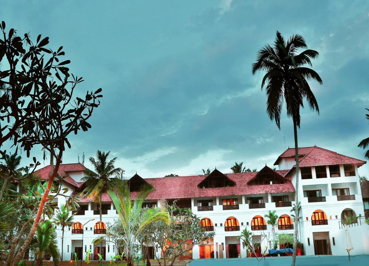 Estuary Sarovar Premiere Poovar Island Esterno foto