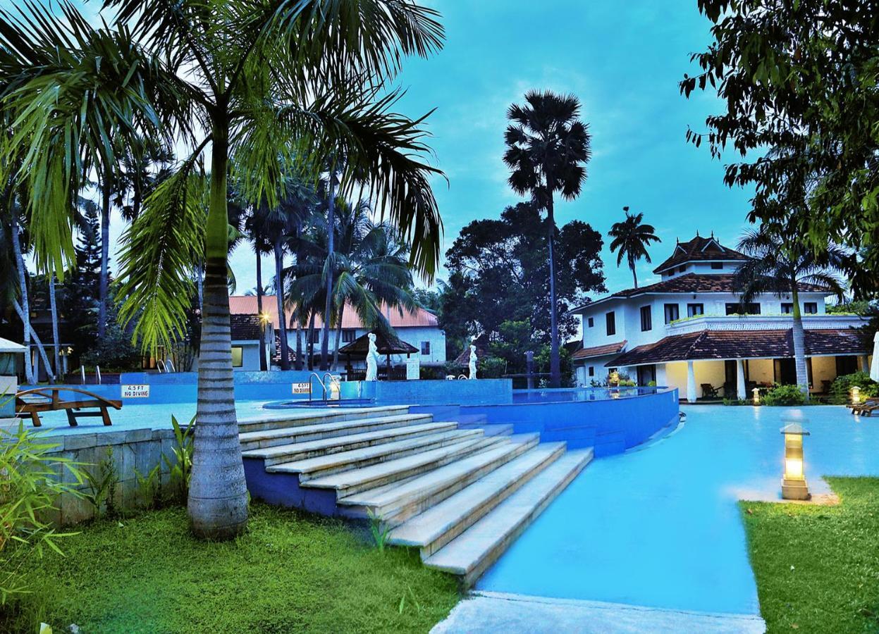 Estuary Sarovar Premiere Poovar Island Esterno foto