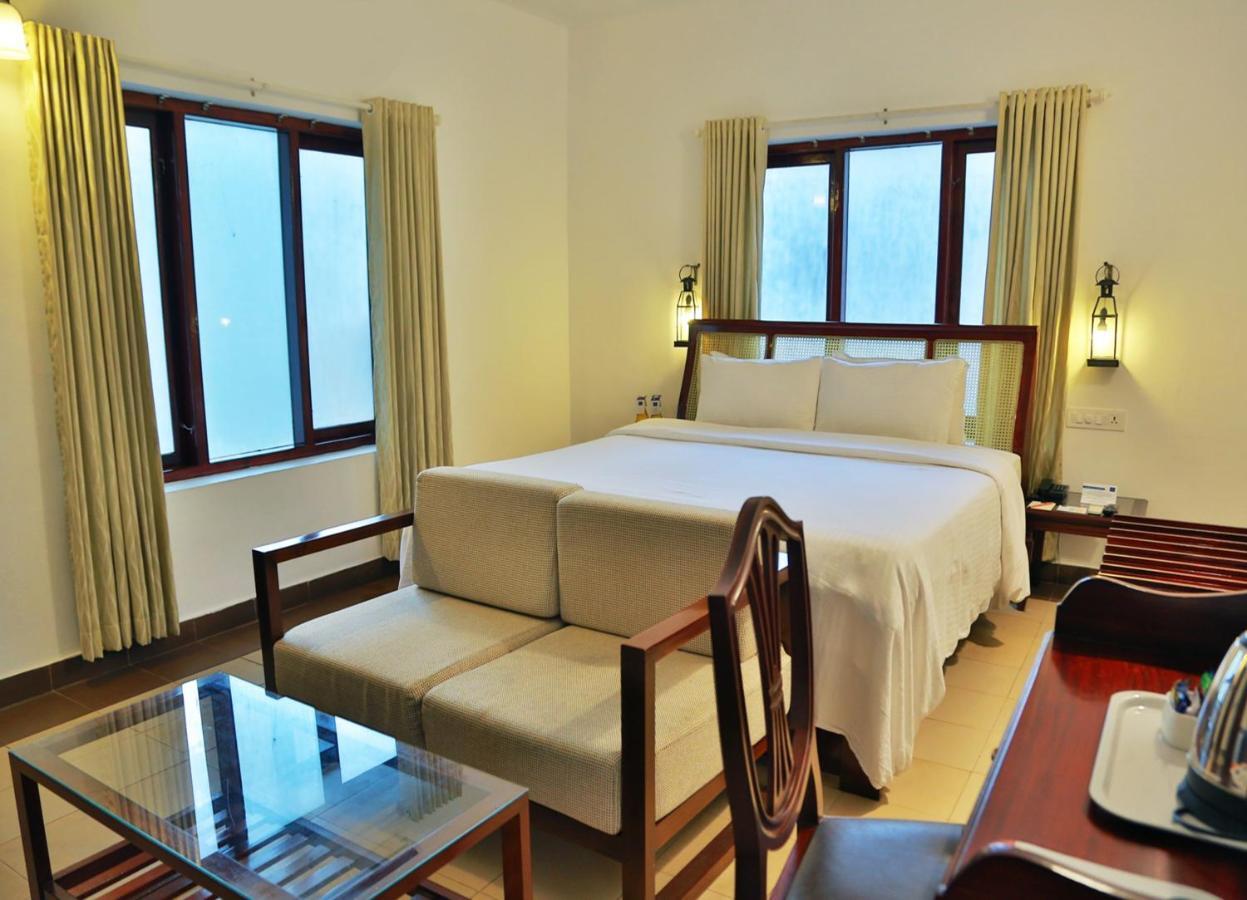 Estuary Sarovar Premiere Poovar Island Esterno foto