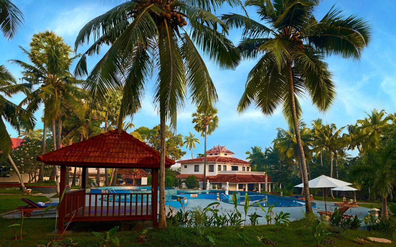 Estuary Sarovar Premiere Poovar Island Esterno foto